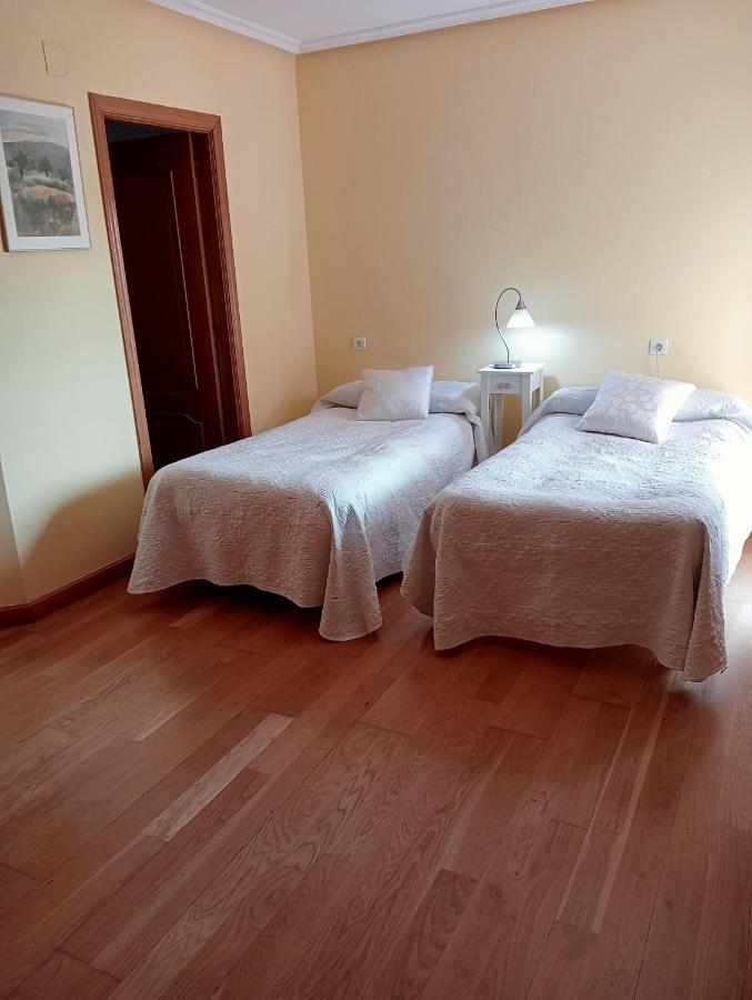 Jardines De La Muralla Free Parking Саламанка Екстериор снимка