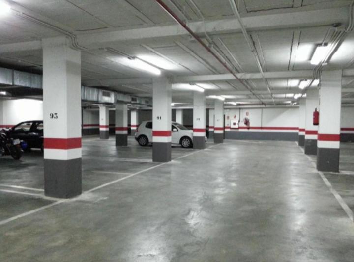 Jardines De La Muralla Free Parking Саламанка Екстериор снимка