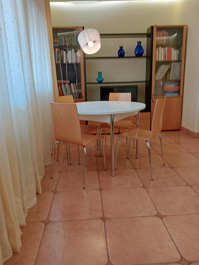 Jardines De La Muralla Free Parking Саламанка Екстериор снимка